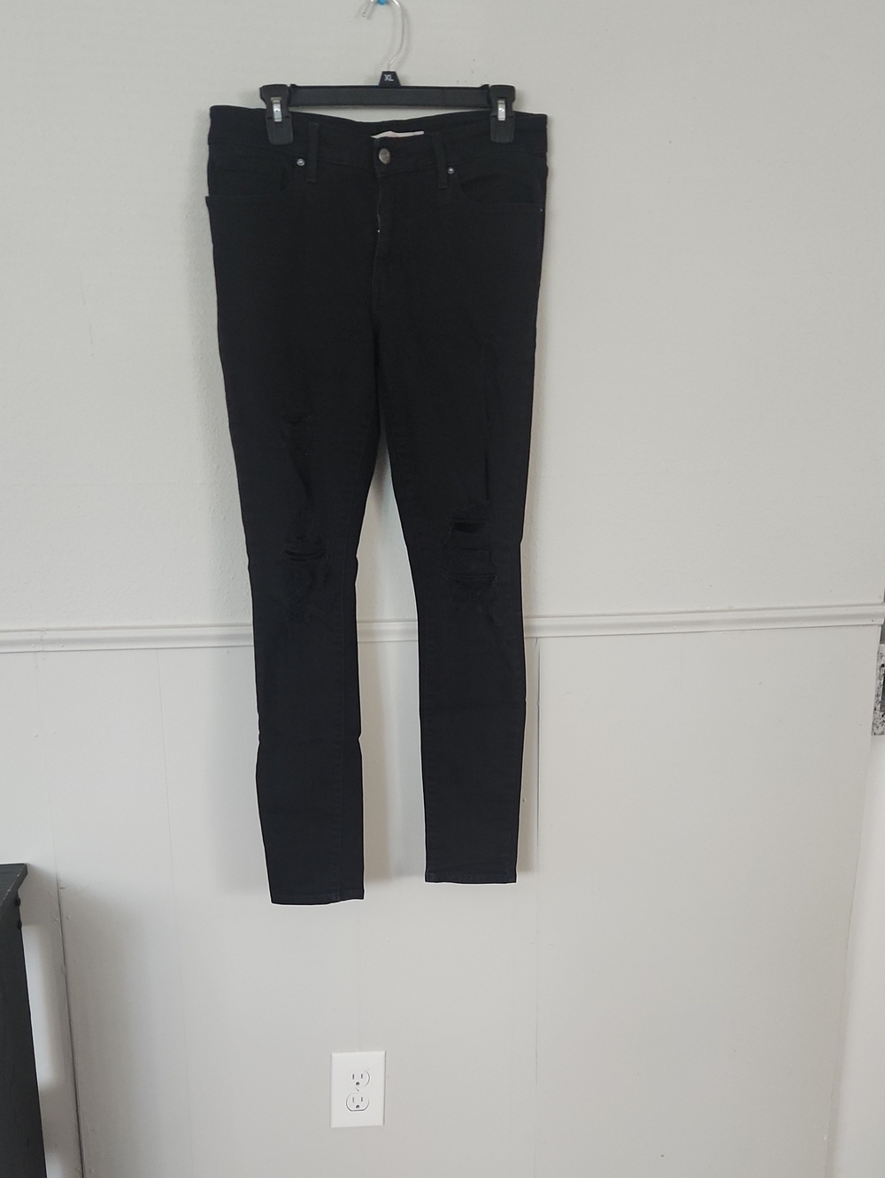 Signature by Levi Strauss Black Skinny Distressed Jeans